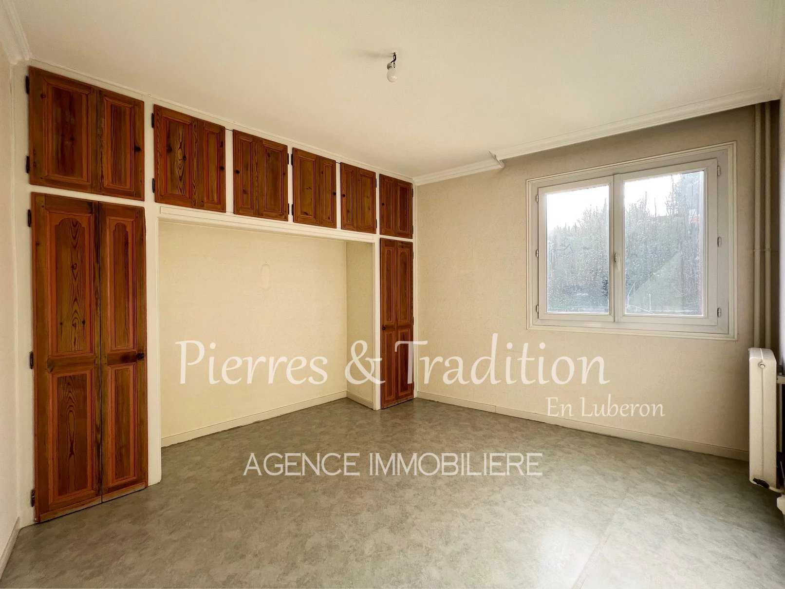 公寓 在 易于, 普罗旺斯-阿尔卑斯-蓝色海岸 12535356
