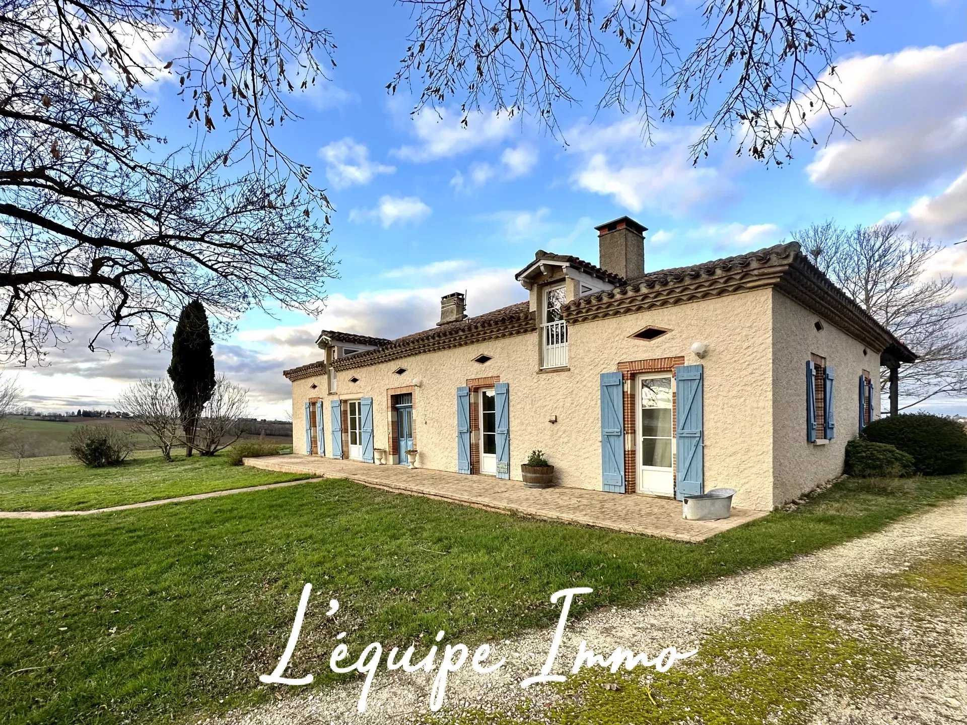 House in L'Isle-Jourdain, Occitanie 12535423