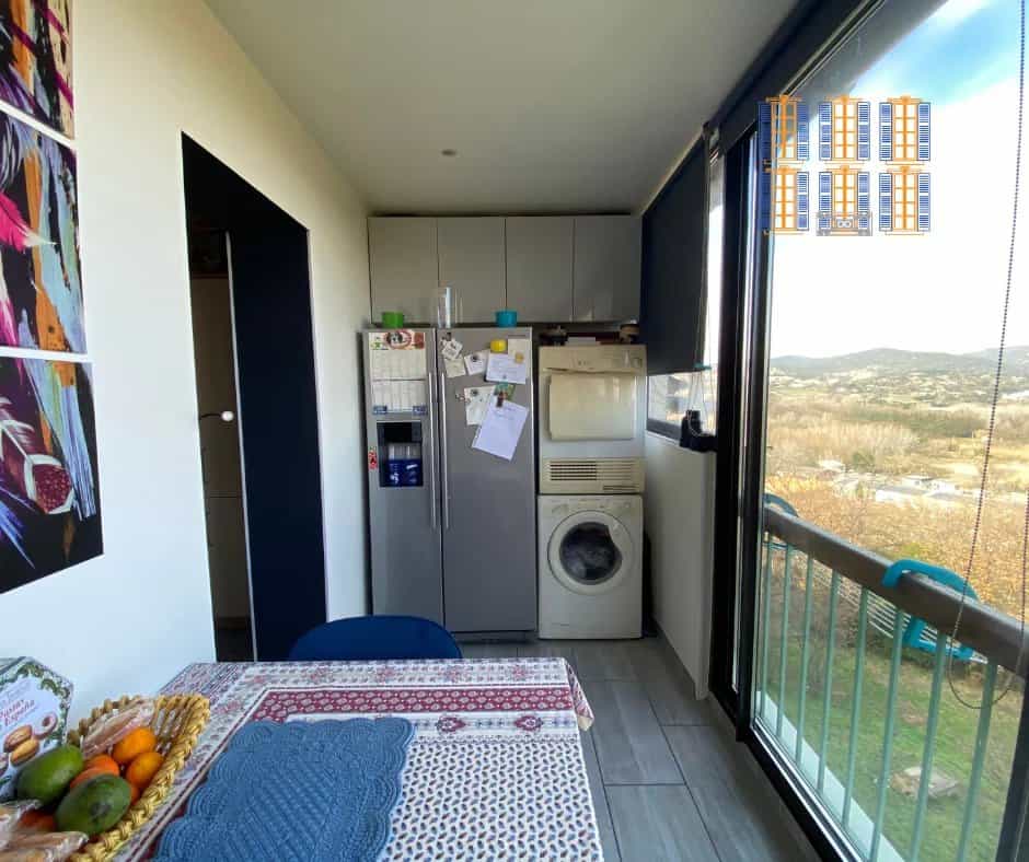公寓 在 Cogolin, Provence-Alpes-Cote d'Azur 12535428