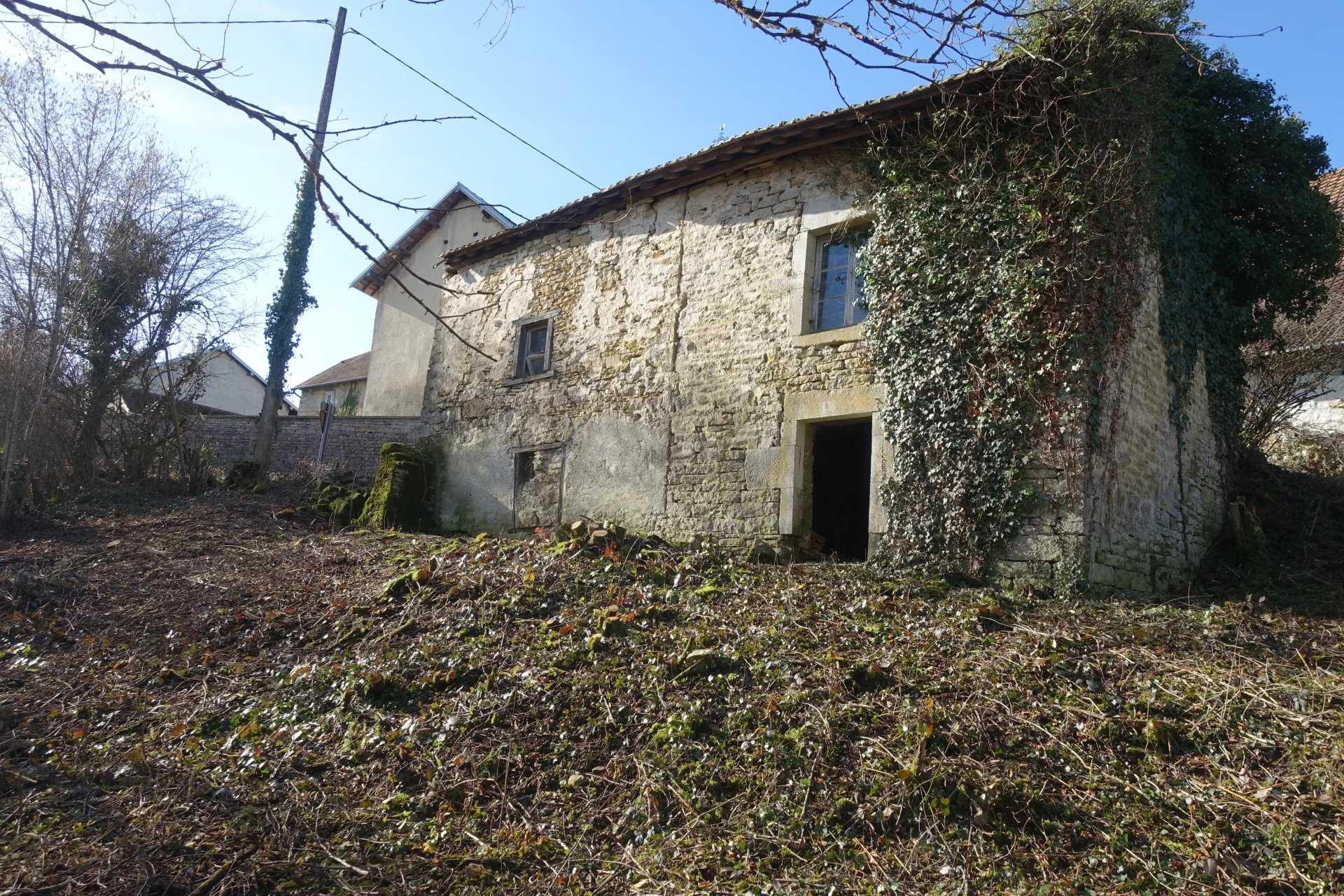 Dom w Saint-Pourcain-sur-Sioule, Owernia-Rodan-Alpy 12535430