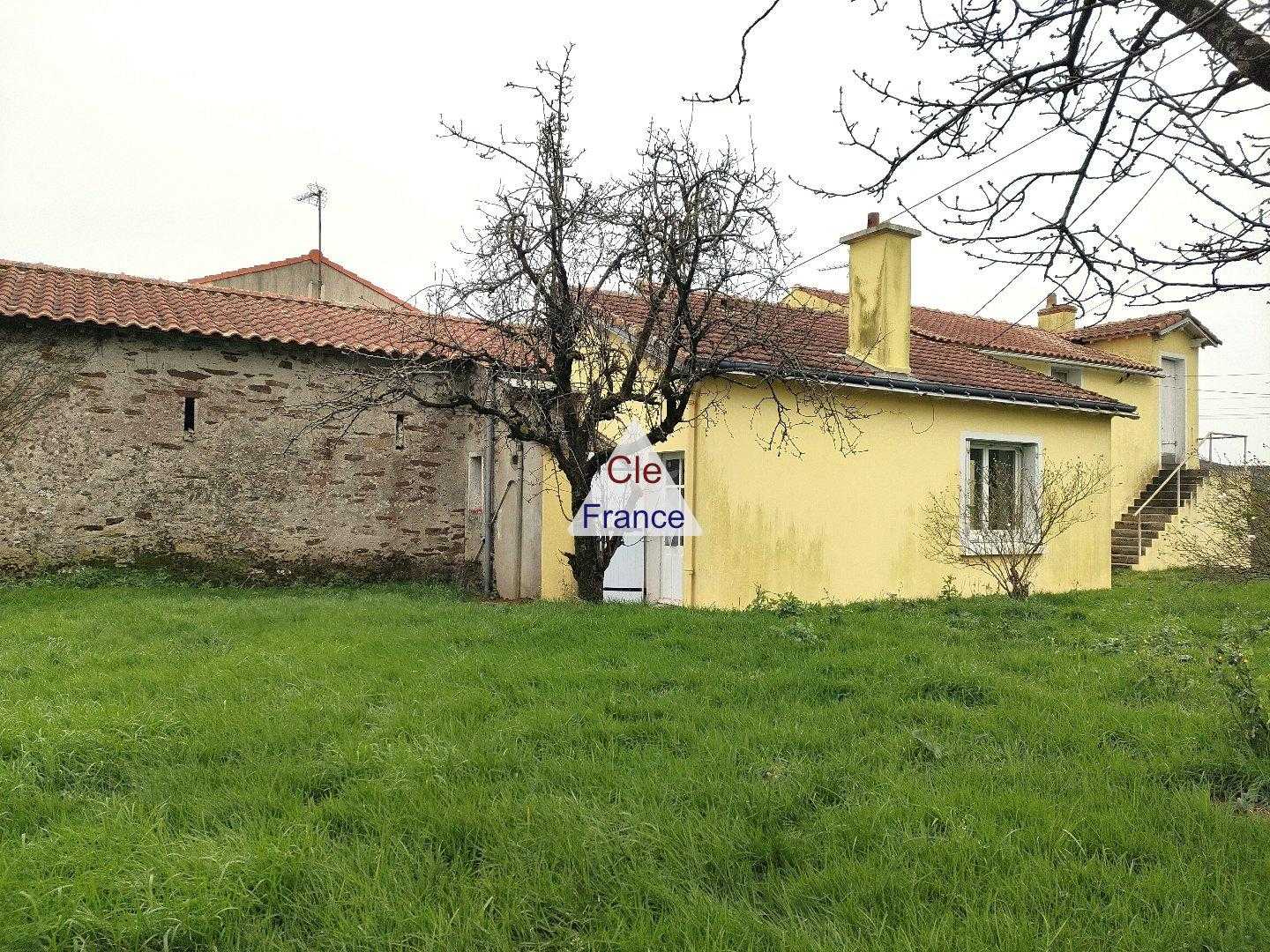 House in Chauve, Pays de la Loire 12535807