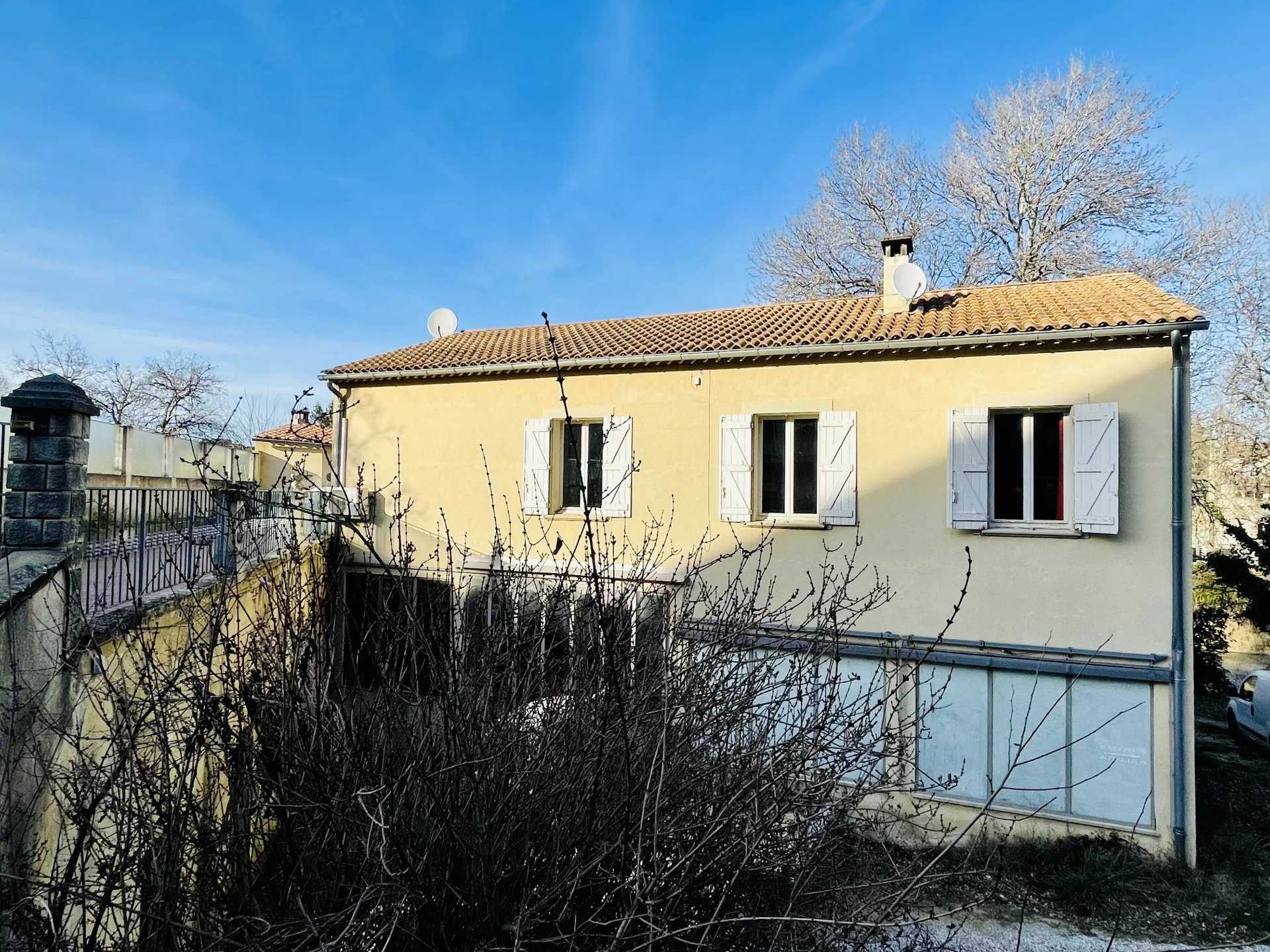 Huis in Vaison-la-Romaine, Provence-Alpes-Côte d'Azur 12536928