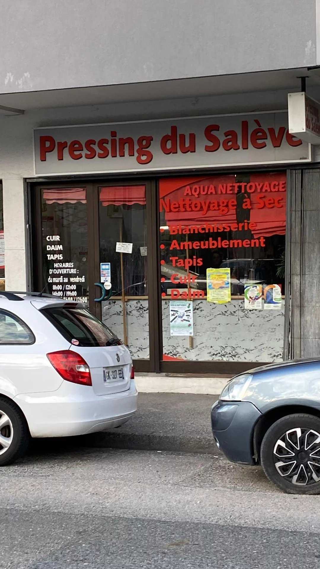 Einzelhandel im Collonges-sous-Saleve, Auvergne-Rhône-Alpes 12537015