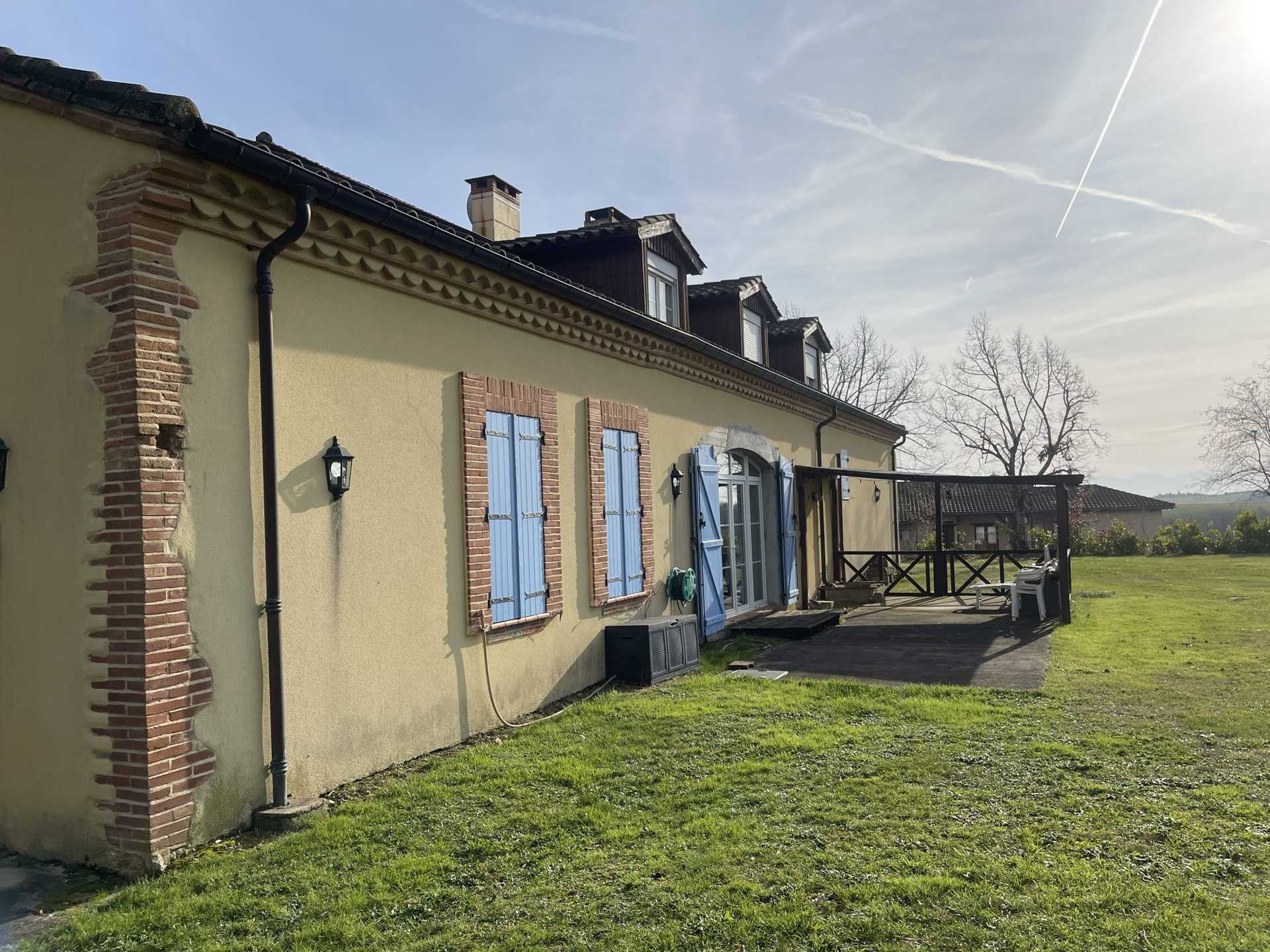 Dom w Lombez, Occitanie 12537645