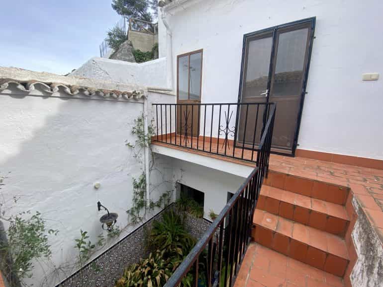 Talo sisään Zahara de la Sierra, Andalusia 12538349
