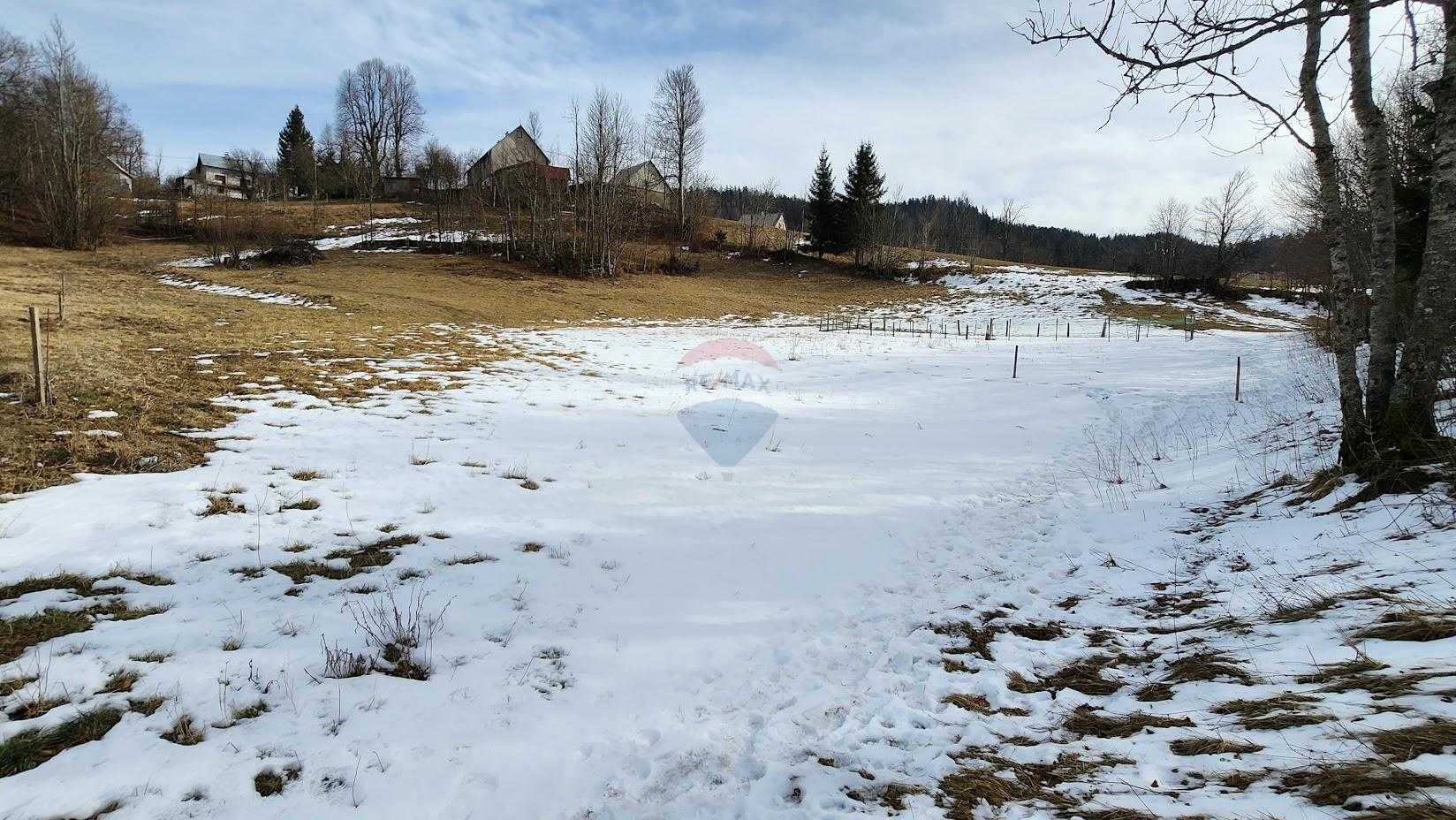 Land im Fuzine, Primorsko-Goranska Zupanija 12538951