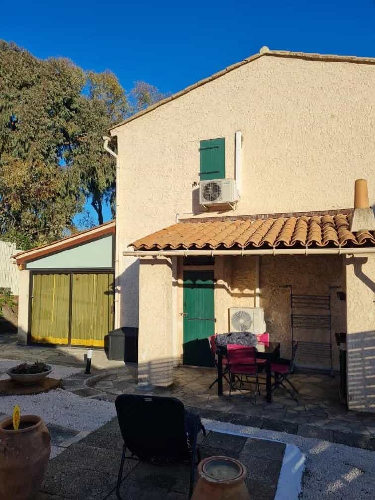 rumah dalam Frejus, Provence-Alpes-Côte d'Azur 12539012