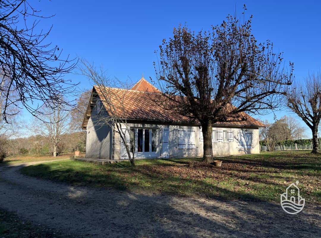 Rumah di Auba, Nouvelle-Aquitaine 12540027