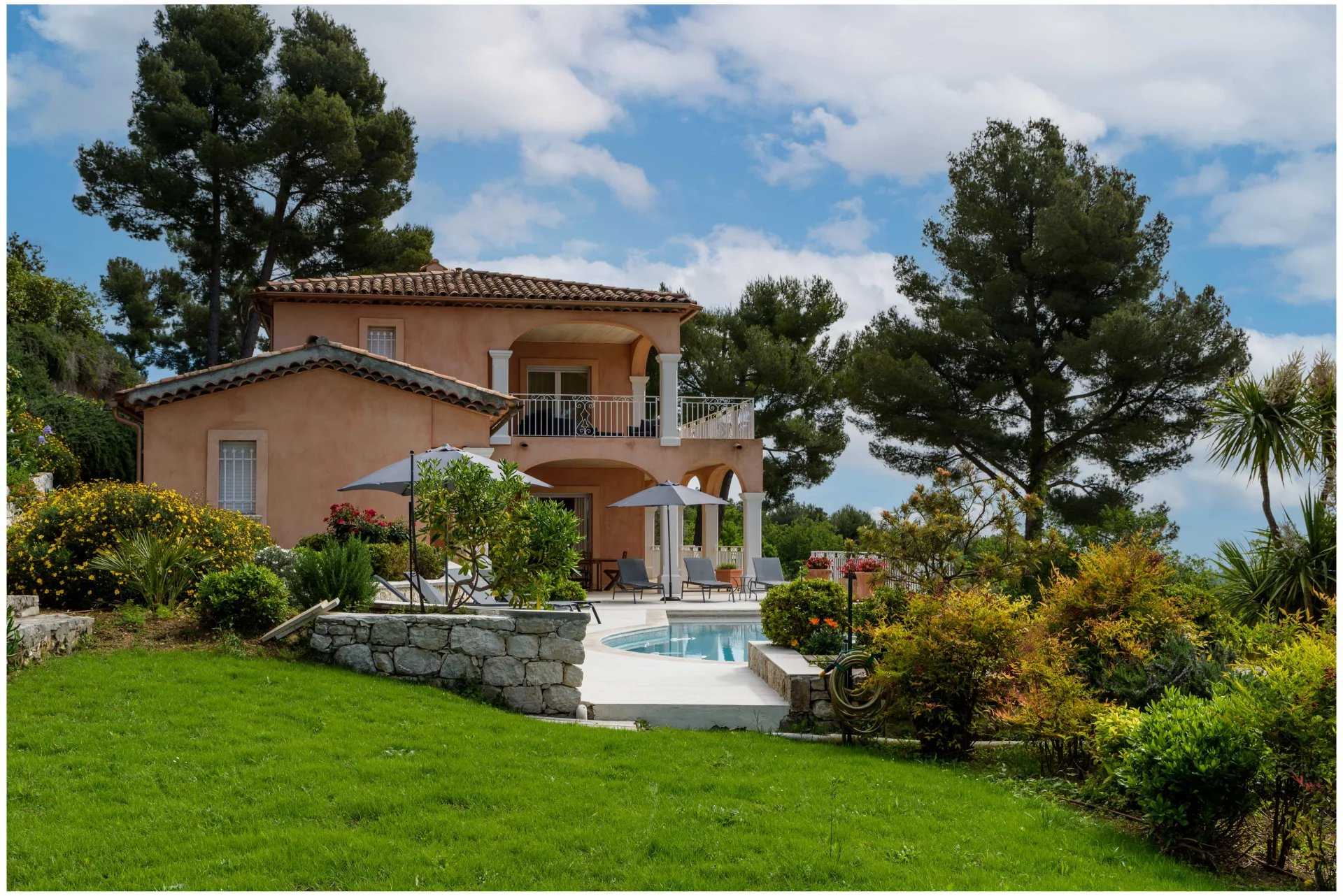 房子 在 Tourrettes-sur-Loup, Provence-Alpes-Côte d'Azur 12540034