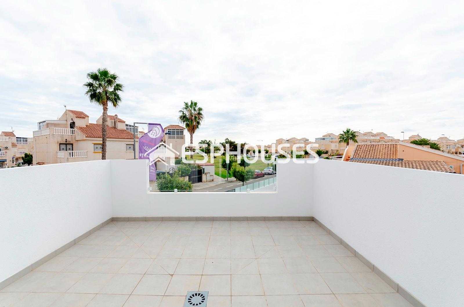 House in Torrevieja, Comunidad Valenciana 12540691