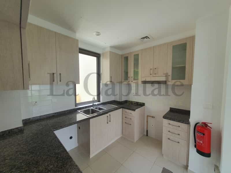 House in Dubai, Dubai 12540748