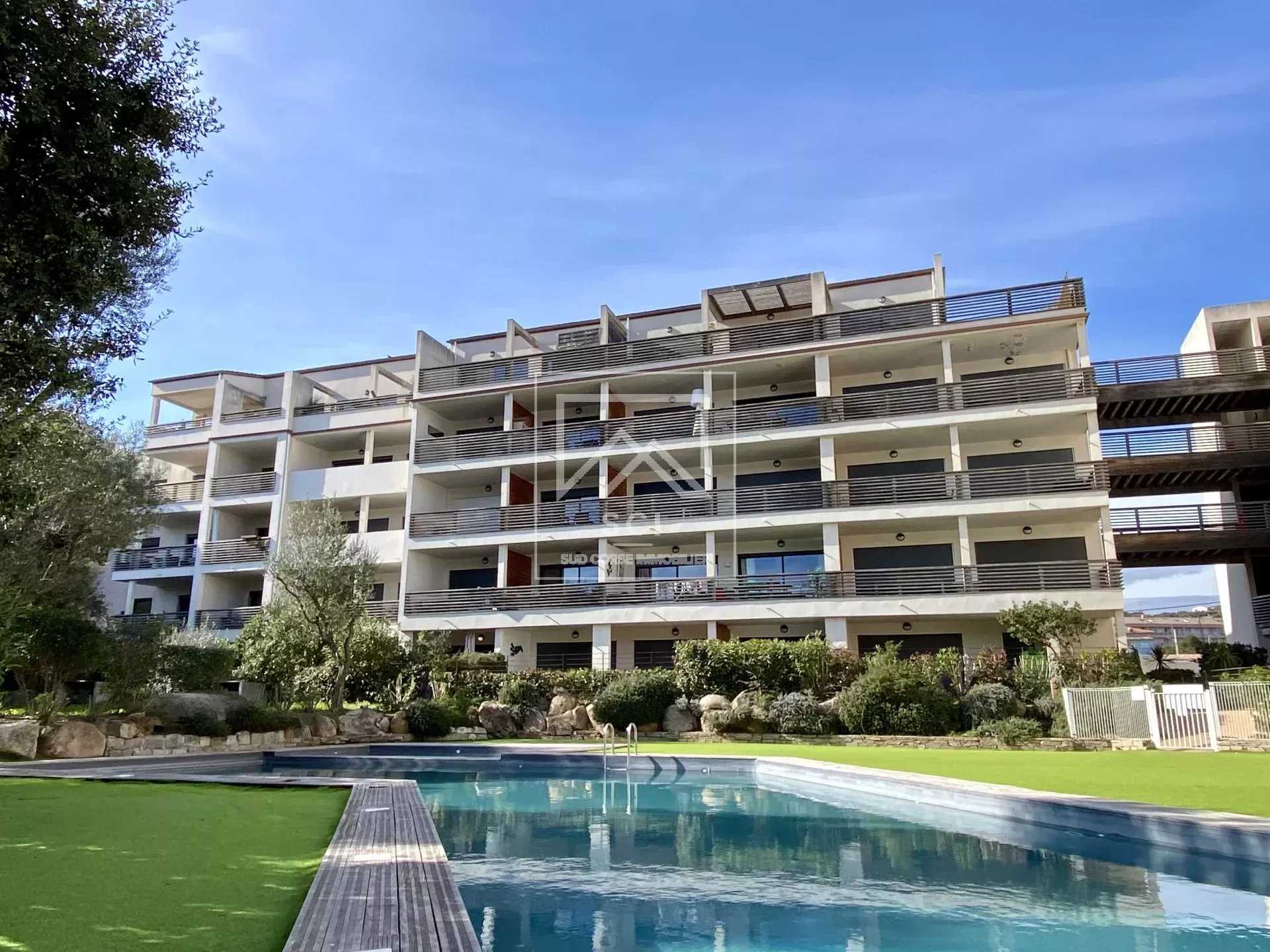 Condominium in Porto-Vecchio, Corsica 12541245