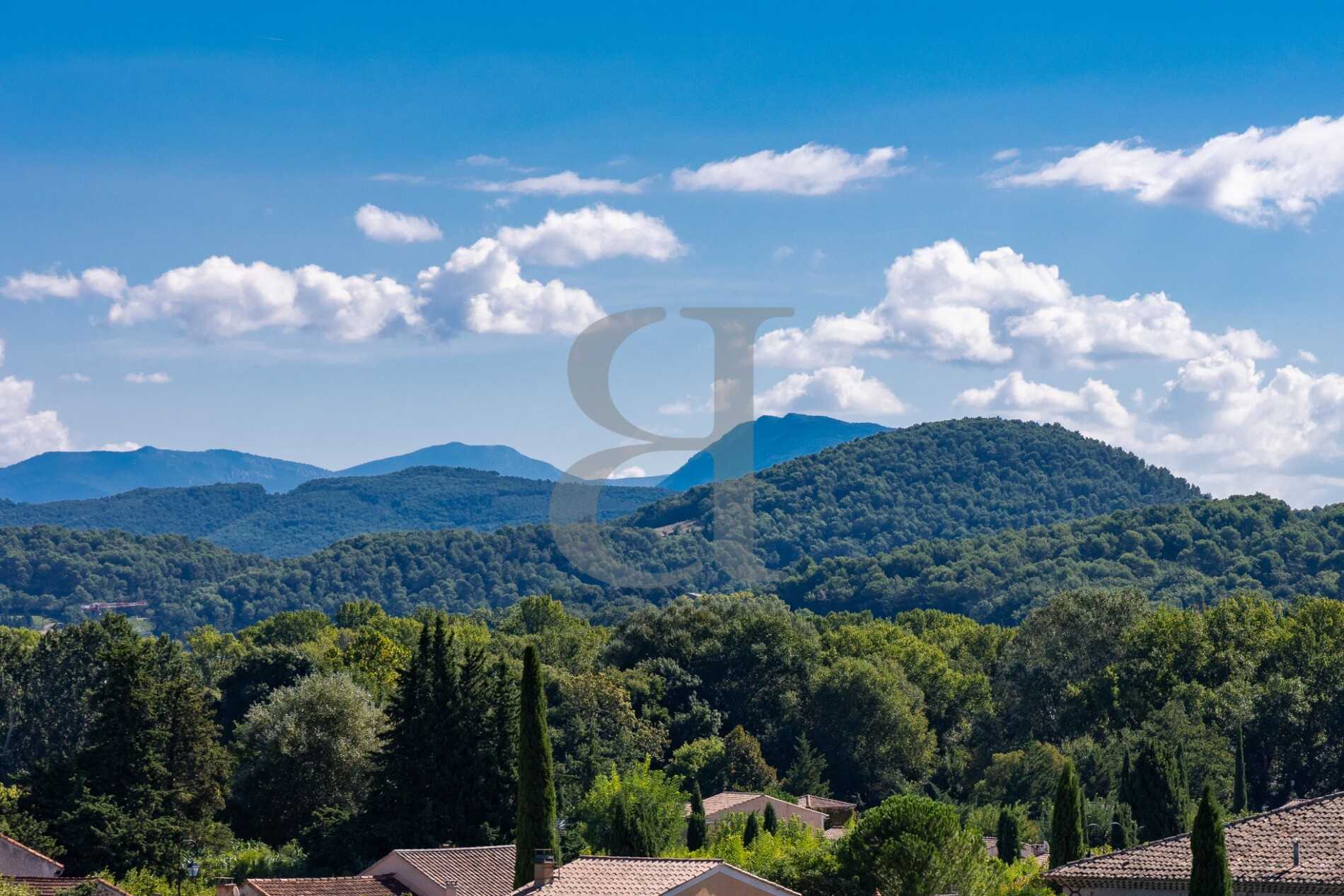 Hus i Vaison-la-Romaine, Provence-Alpes-Cote d'Azur 12541390