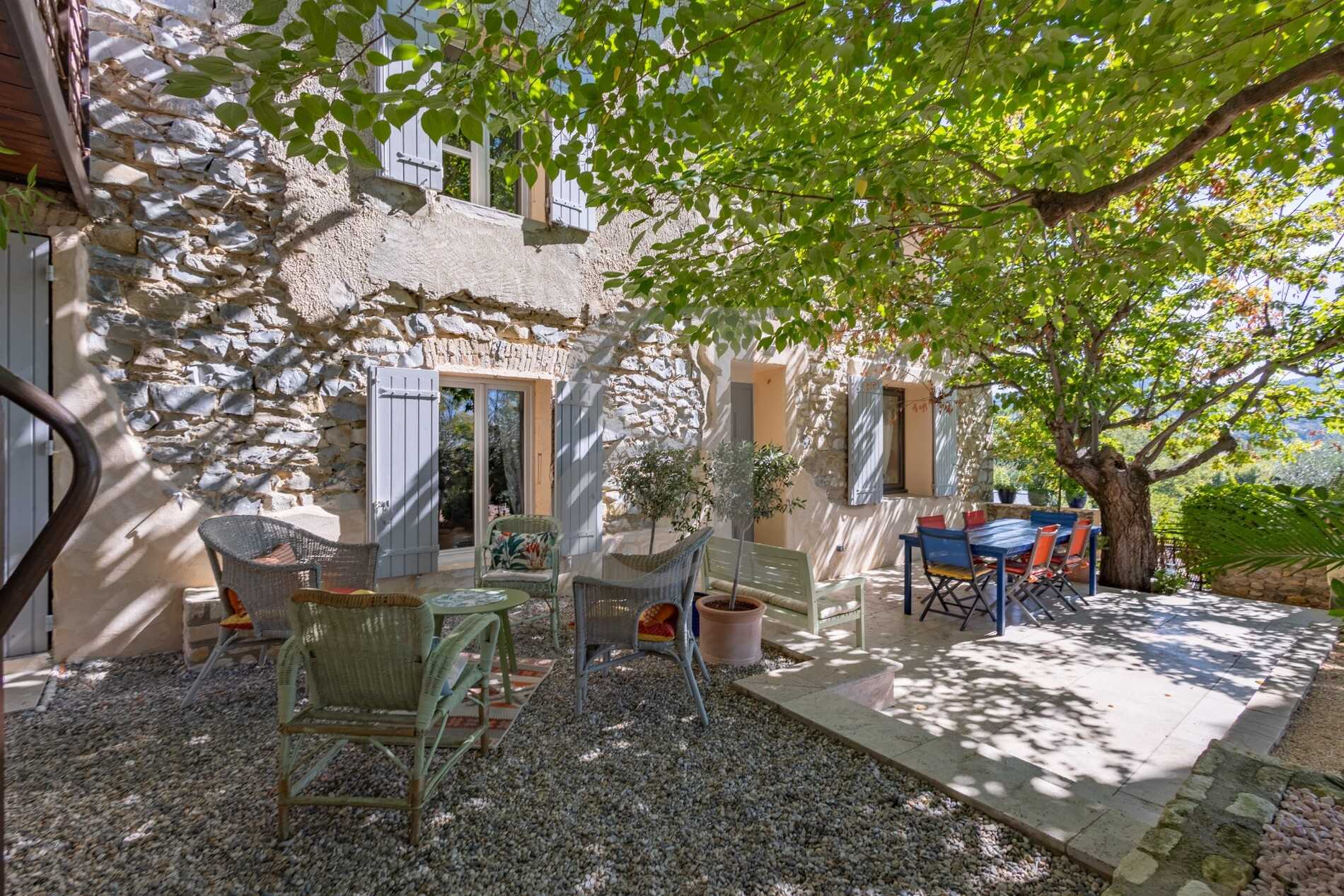 मकान में Vaison-la-Romaine, Provence-Alpes-Côte d'Azur 12541390