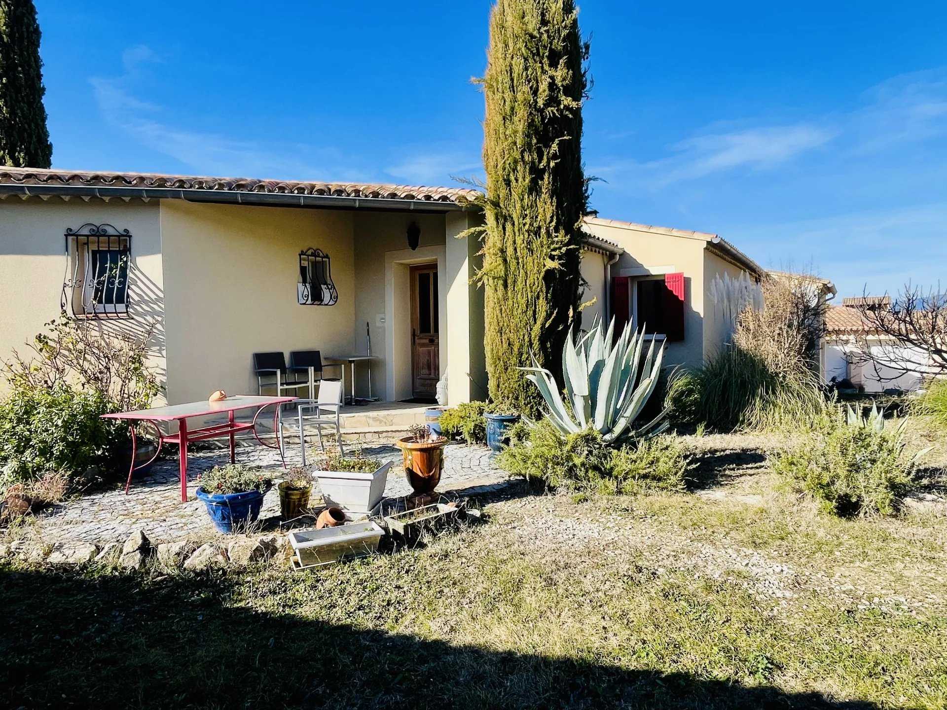 House in Vaison-la-Romaine, Provence-Alpes-Cote d'Azur 12541870