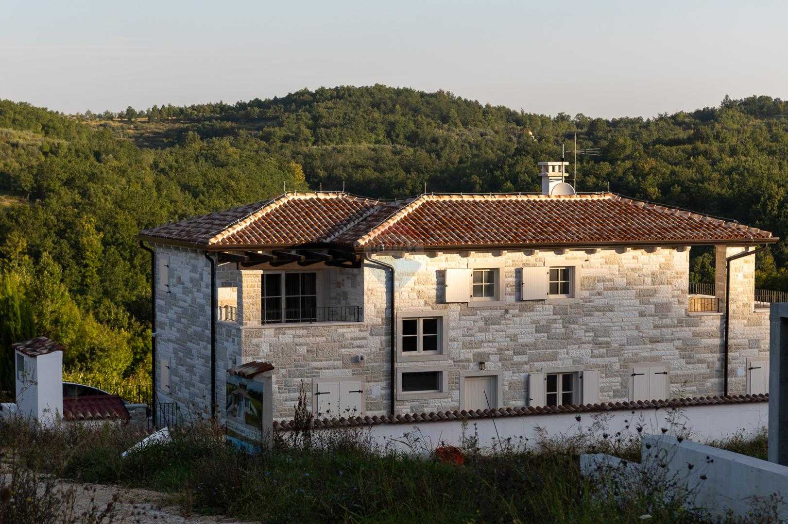 loger dans Momjan, Istarska županija 12542584