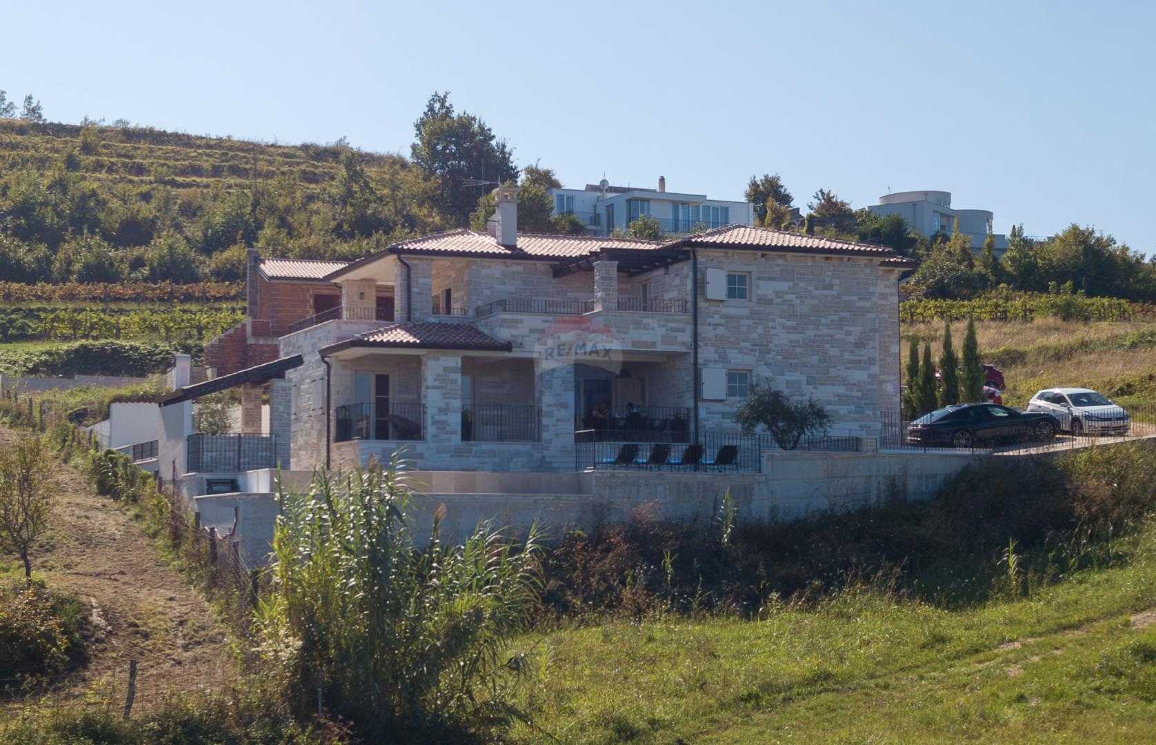 Будинок в Momjan, Istarska županija 12542584