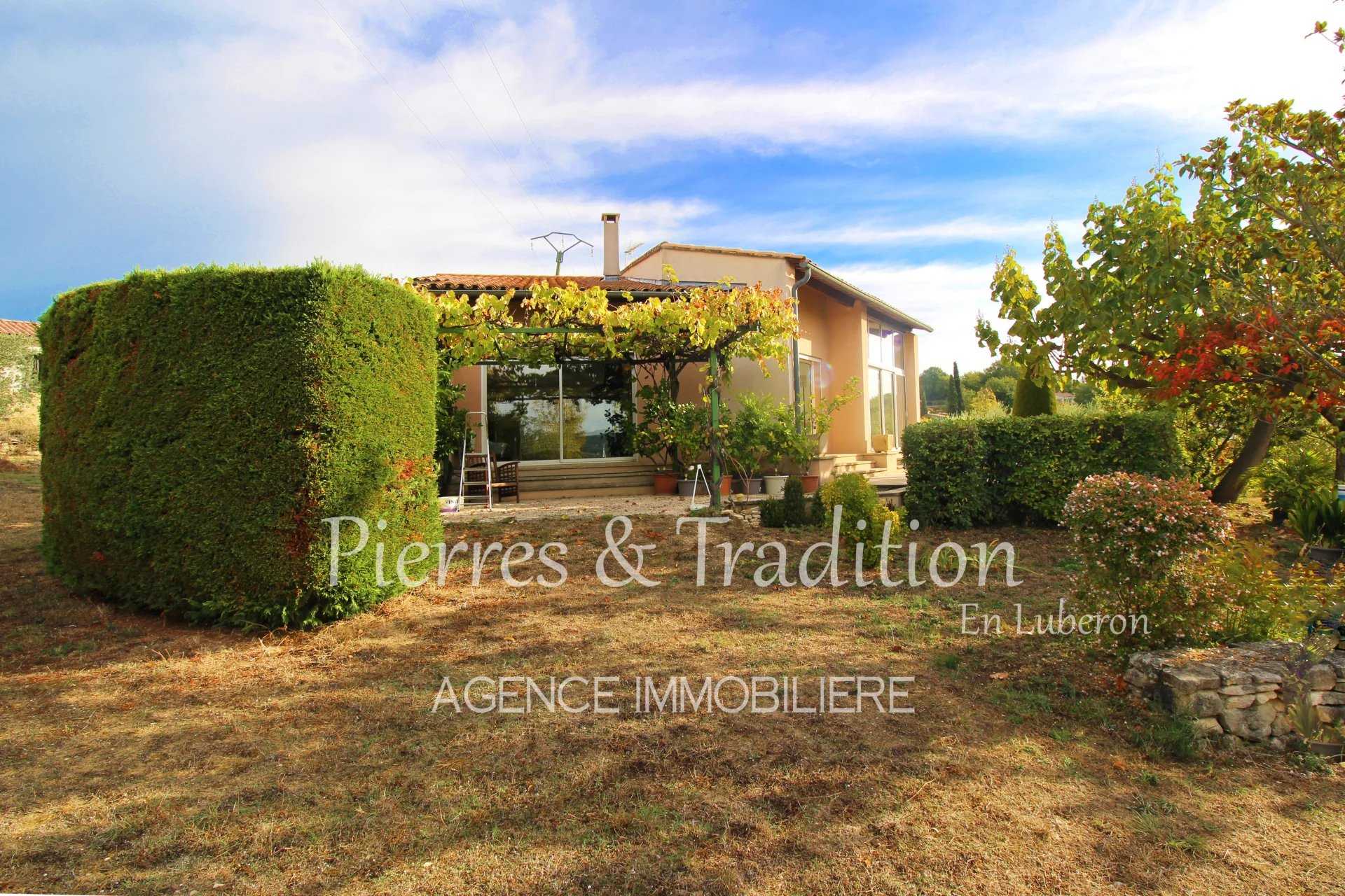 Casa nel Apt, Provence-Alpes-Cote d'Azur 12542604