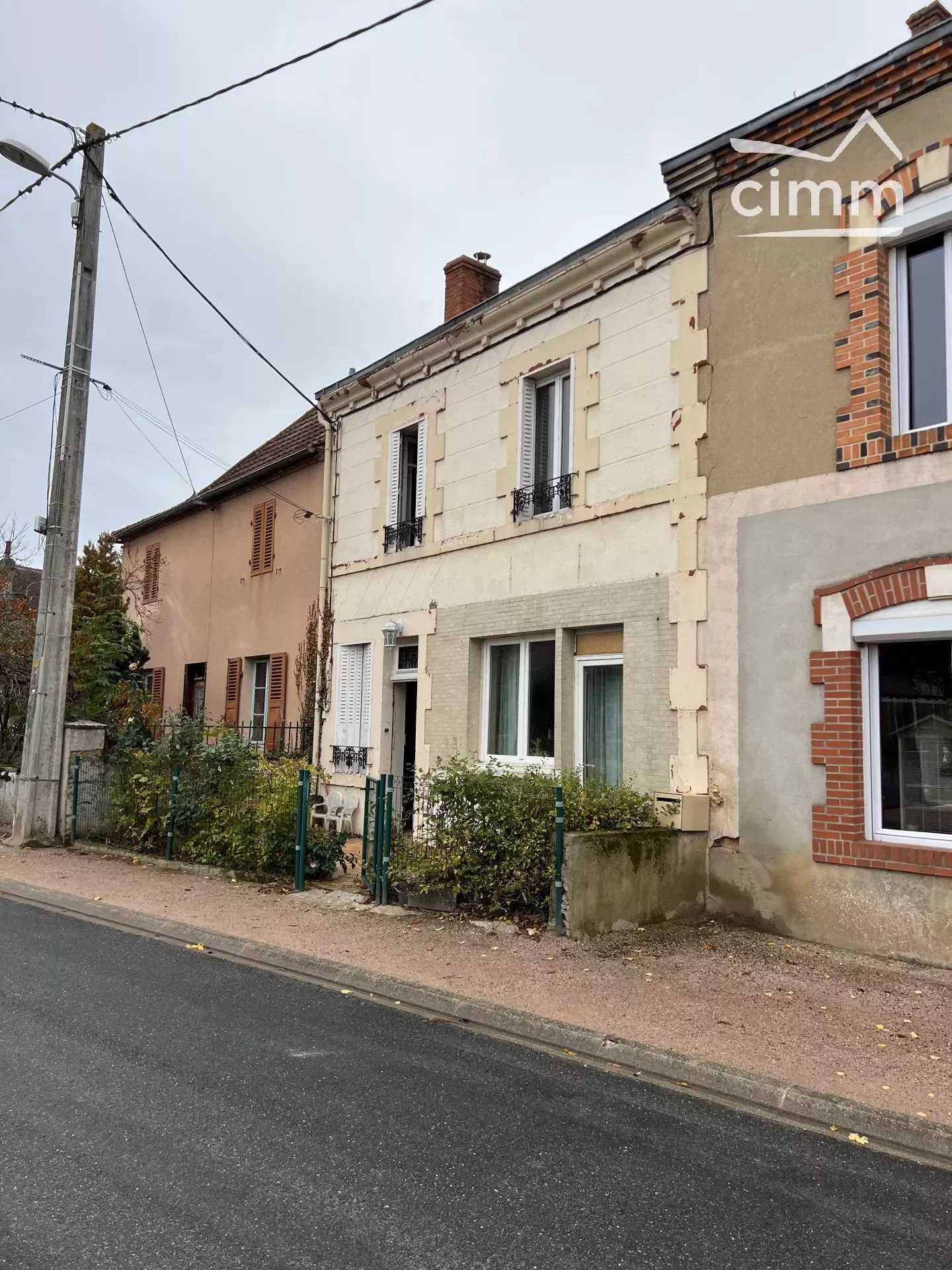 房子 在 Monétay-sur-Loire, 奧弗涅-羅納-阿爾卑斯大區 12542655