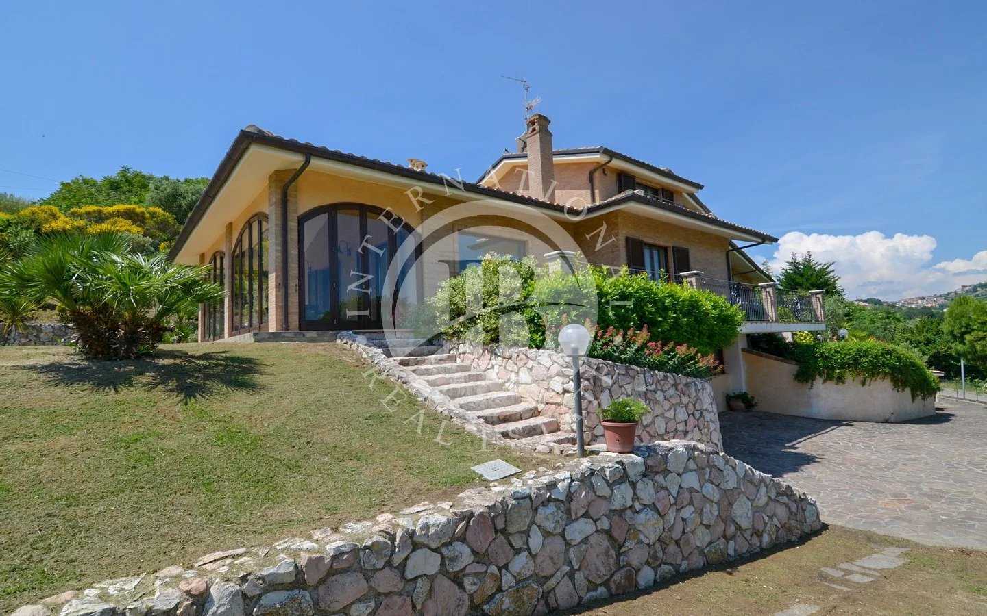 집 에 Acquaviva Picena, Ascoli-Piceno 12542714