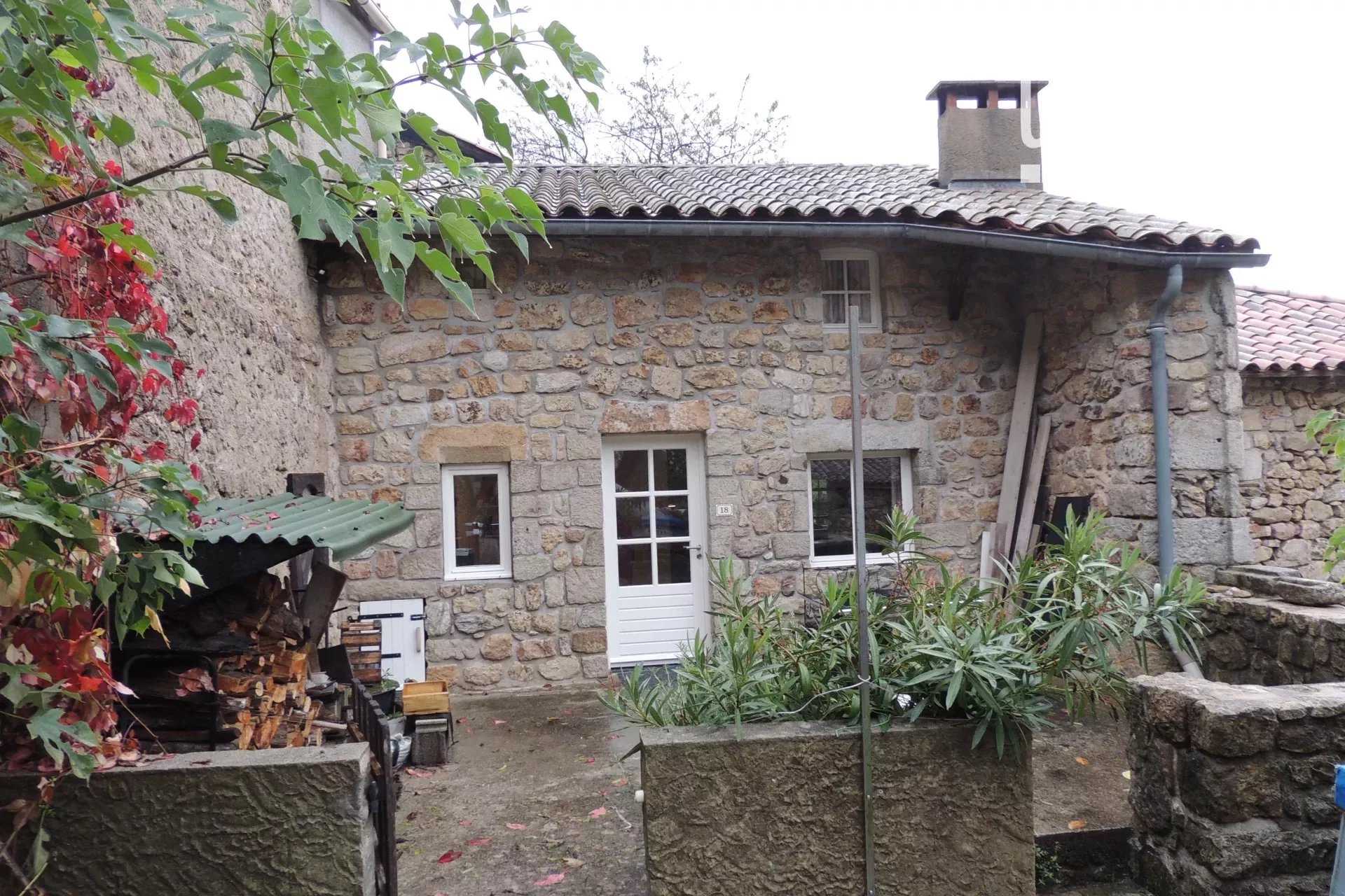 House in Vals-les-Bains, Auvergne-Rhone-Alpes 12542751