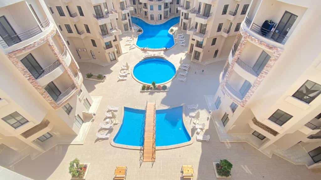 Condominium in Al Ghardaqah, Al Bahr al Ahmar 12542812