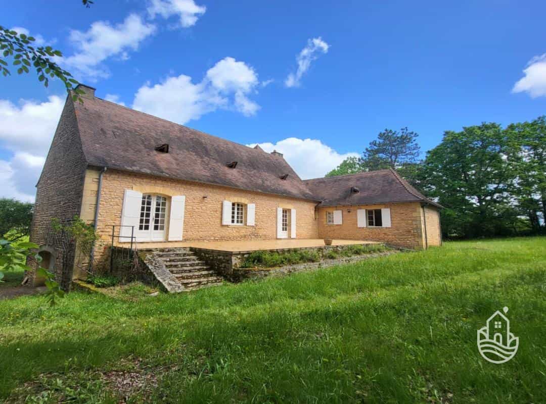 House in Les Eyzies, Nouvelle-Aquitaine 12543236