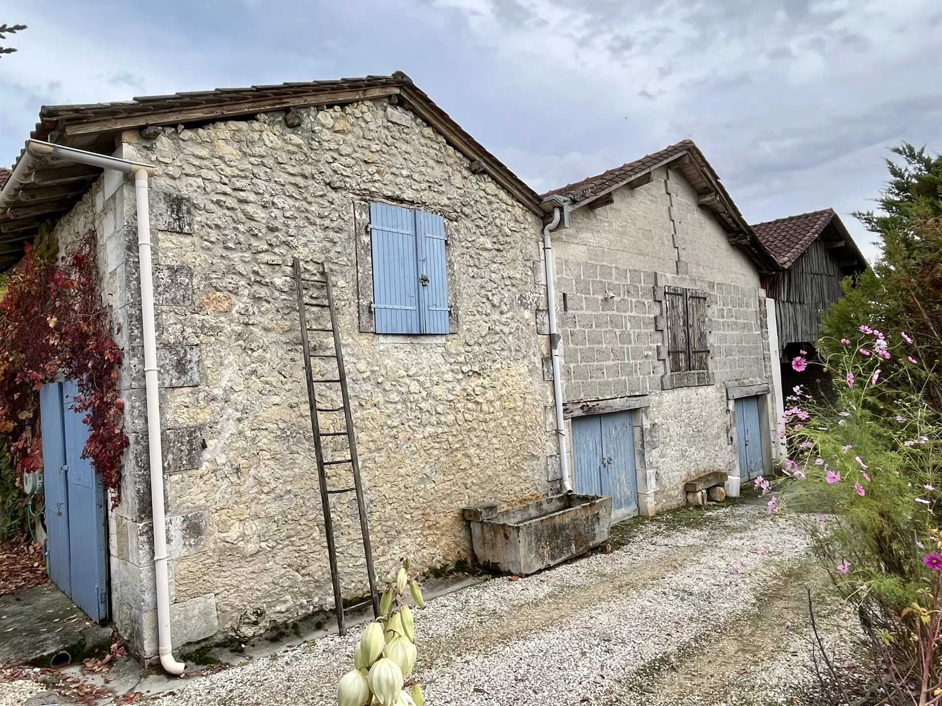 房子 在 Saint-Séverin, Nouvelle-Aquitaine 12543290