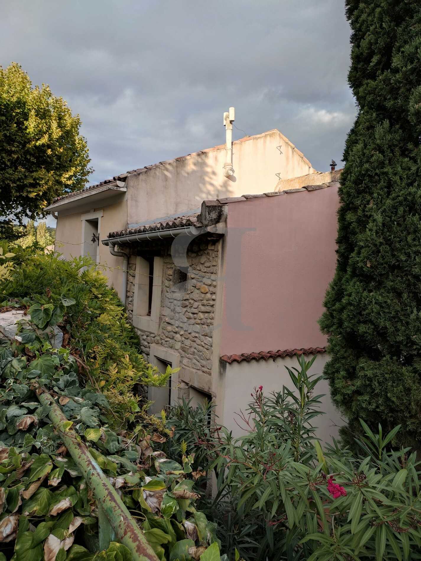房子 在 Visan, Provence-Alpes-Côte d'Azur 12543304