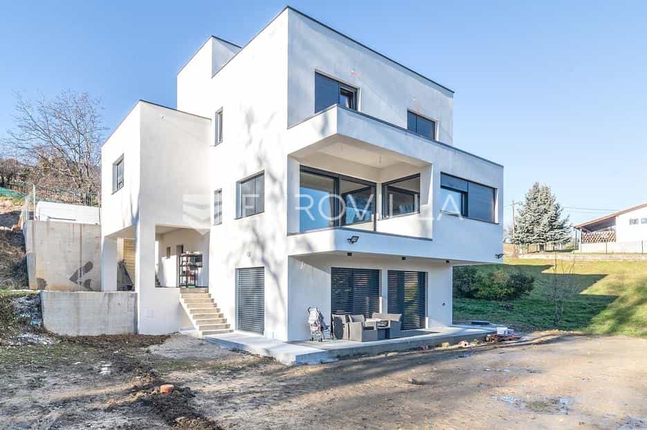 House in Zagreb,  12543877