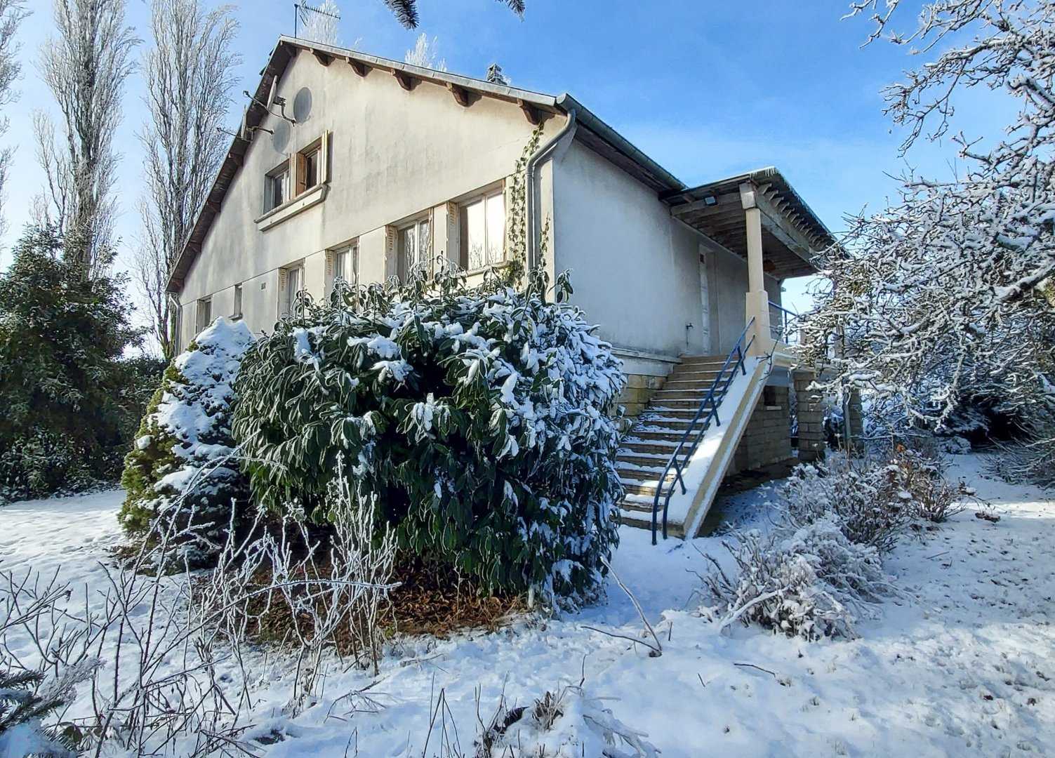 House in Grandvilliers, Hauts-de-France 12544221
