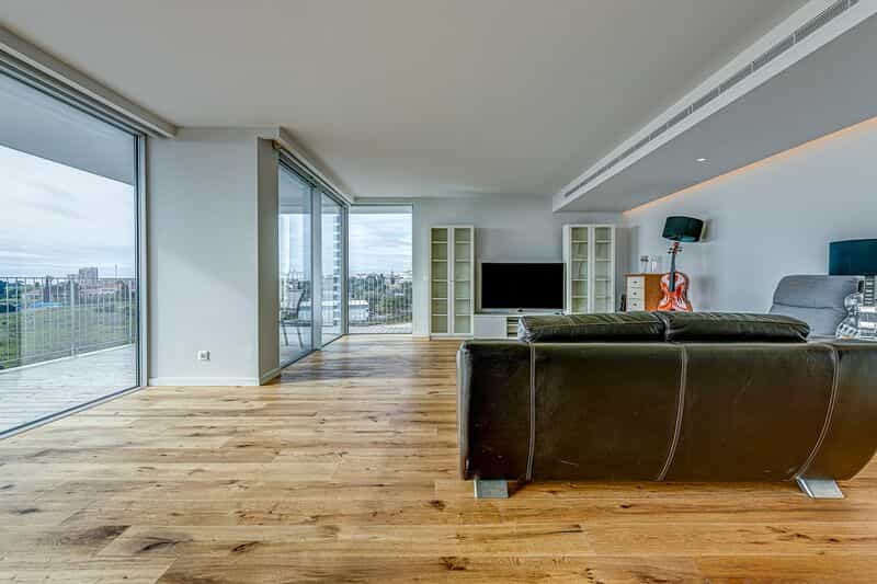Condominium in Alges, Lisboa 12544282