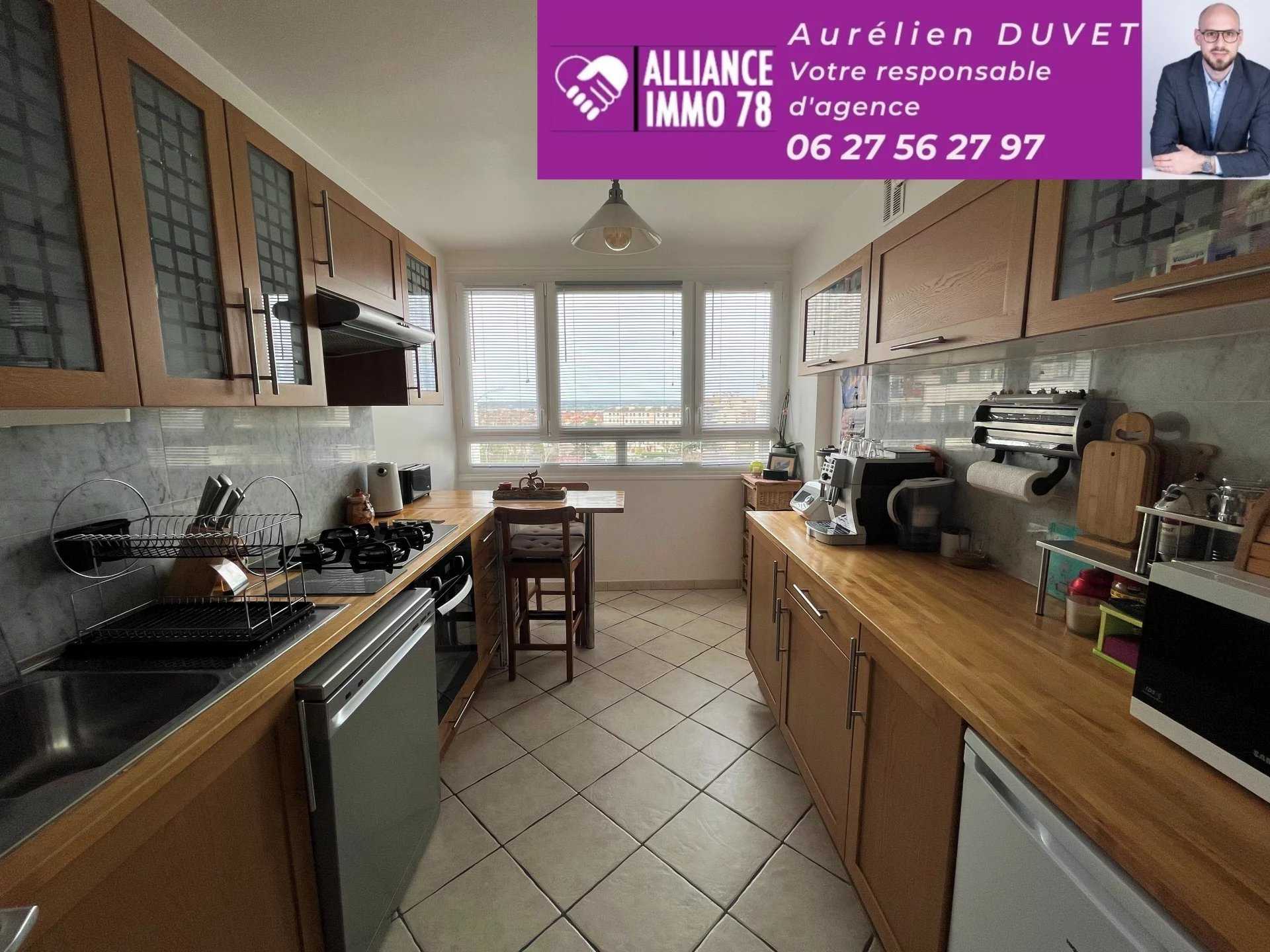 Condominium in Les Clayes-sous-Bois, Ile-de-France 12544473