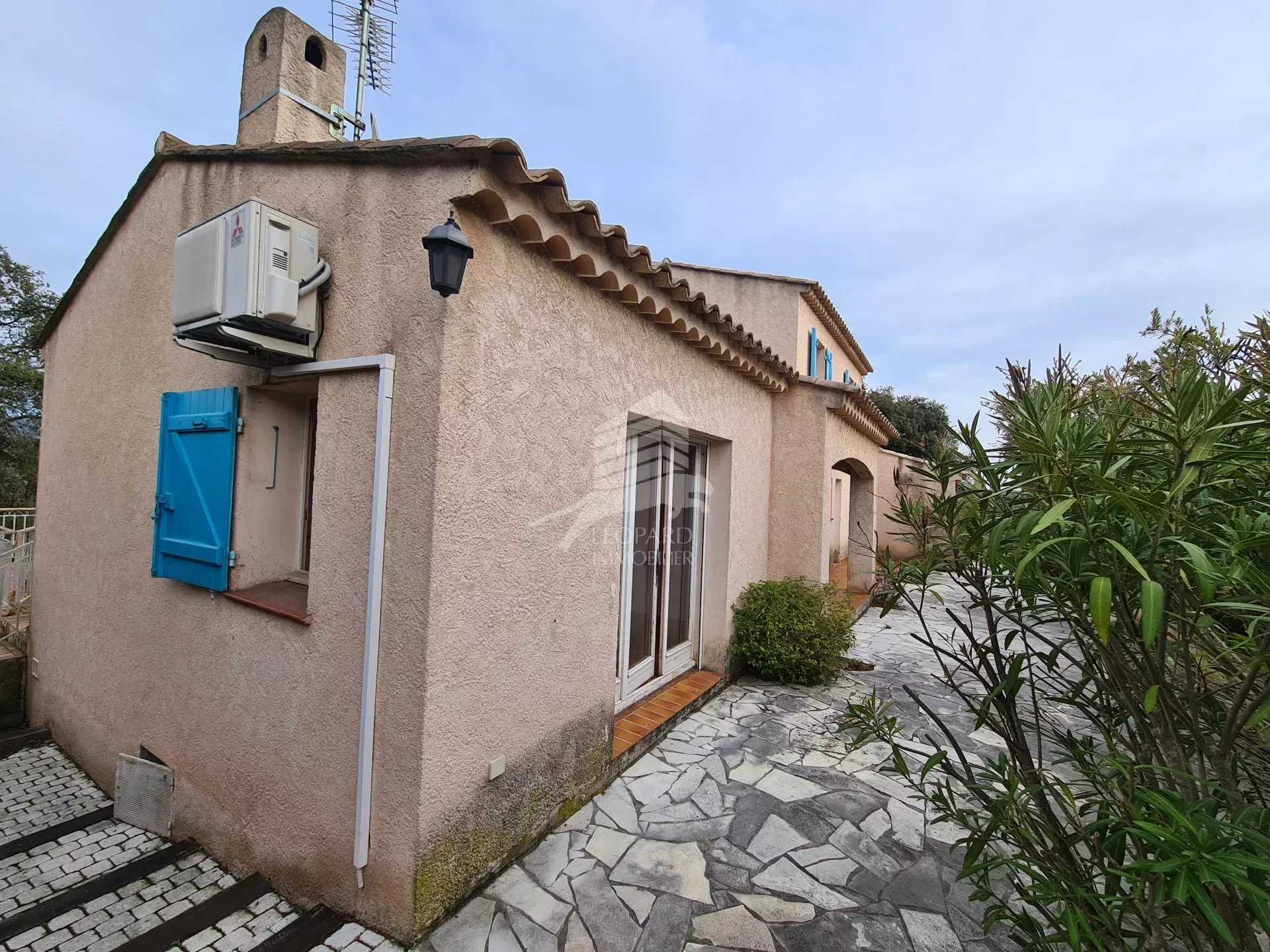 Huis in Sint-Raphaël, Provence-Alpes-Côte d'Azur 12544554
