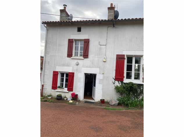 rumah dalam Saulgé, Nouvelle-Aquitaine 12544689