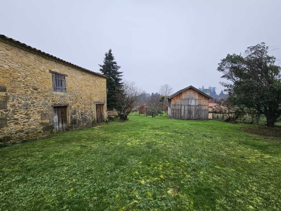 房子 在 Varennes, Nouvelle-Aquitaine 12545103