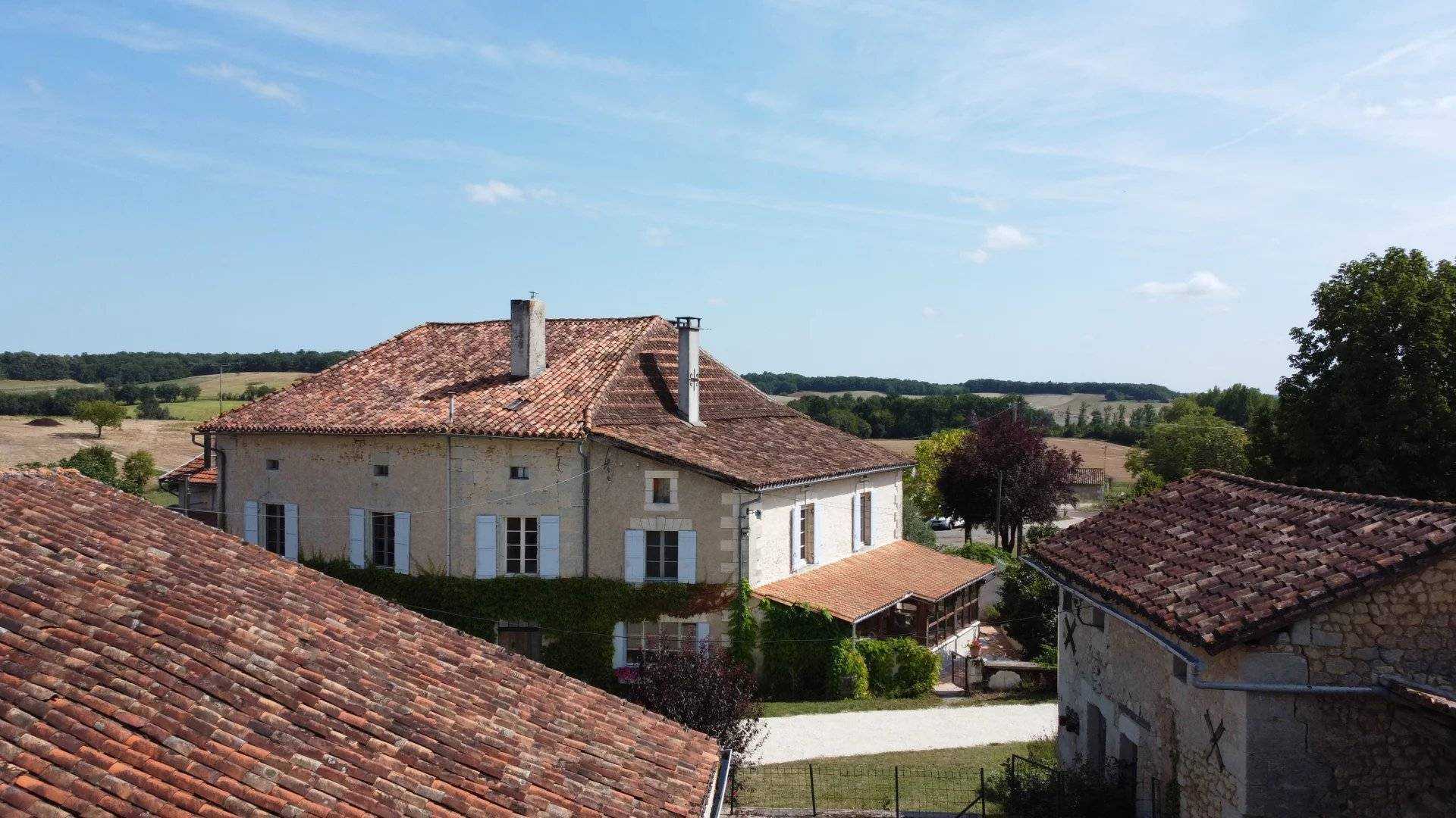 房子 在 Pillac, Nouvelle-Aquitaine 12545132