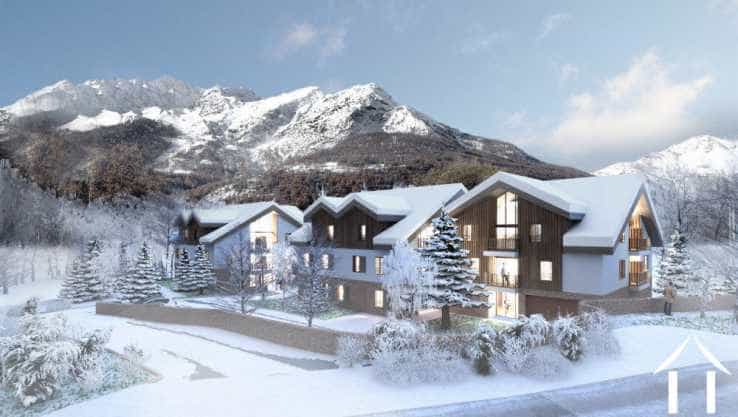 Condominio nel Le Monetier-les-Bains, Provenza-Alpi-Costa Azzurra 12545533