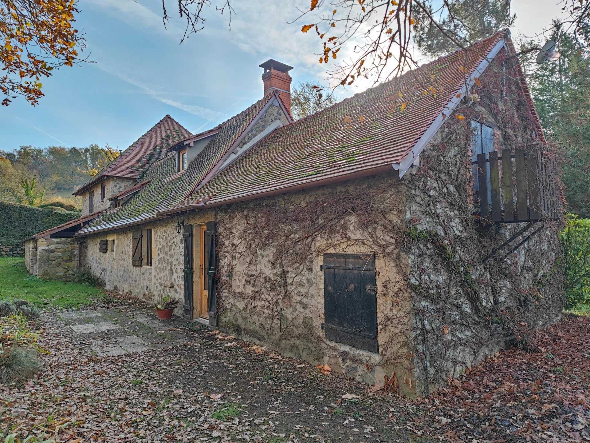 Rumah di Preporche, Bourgogne-Franche-Comte 12546494