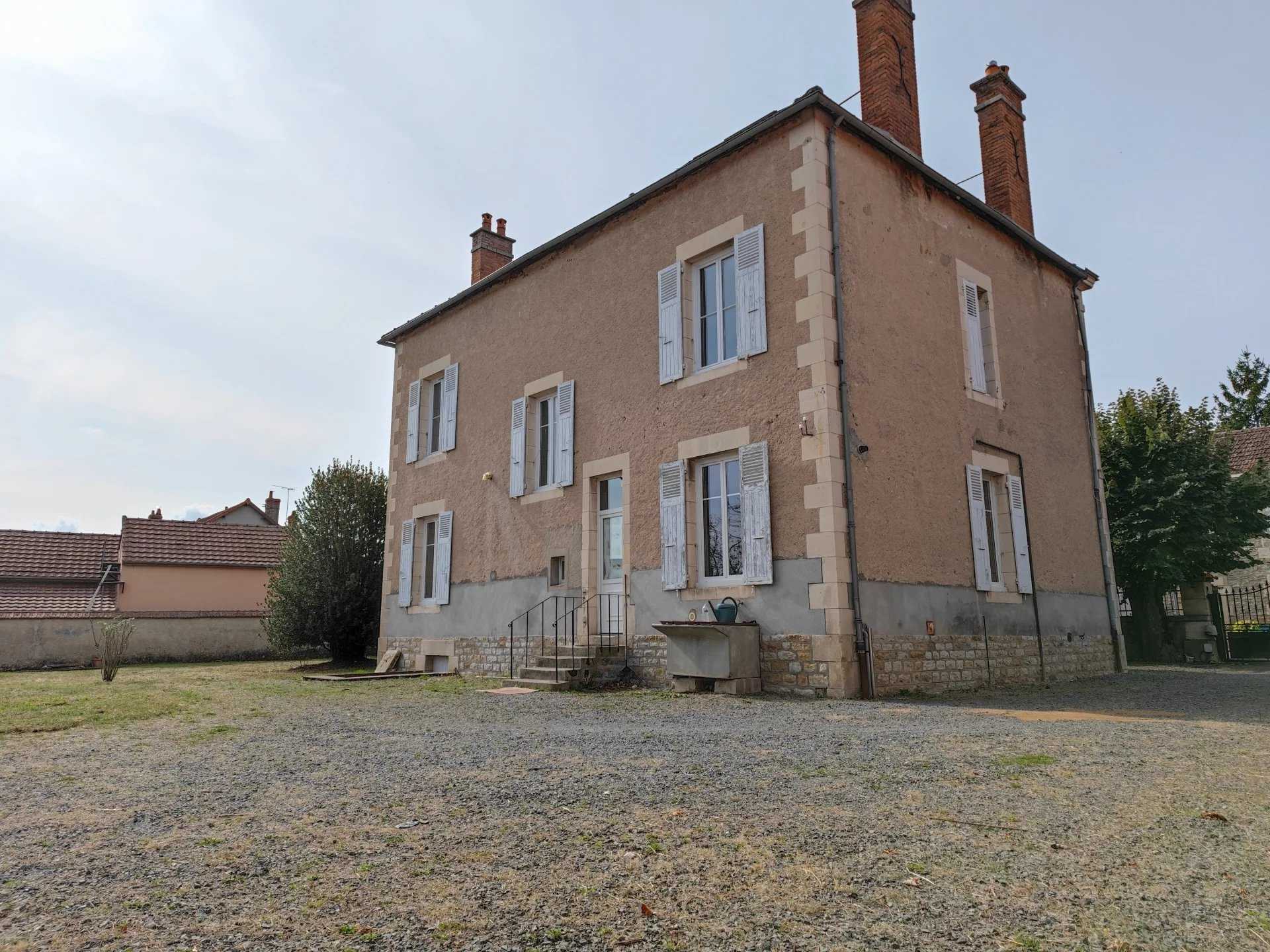 House in Cercy-la-Tour, Bourgogne-Franche-Comte 12546496