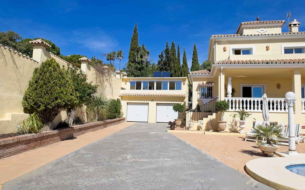 Casa nel Estepona, Andalusia 12547042