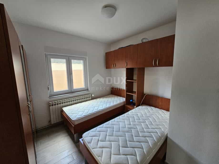 Condominium in Dramalj, Primorje-Gorski Kotar County 12547972