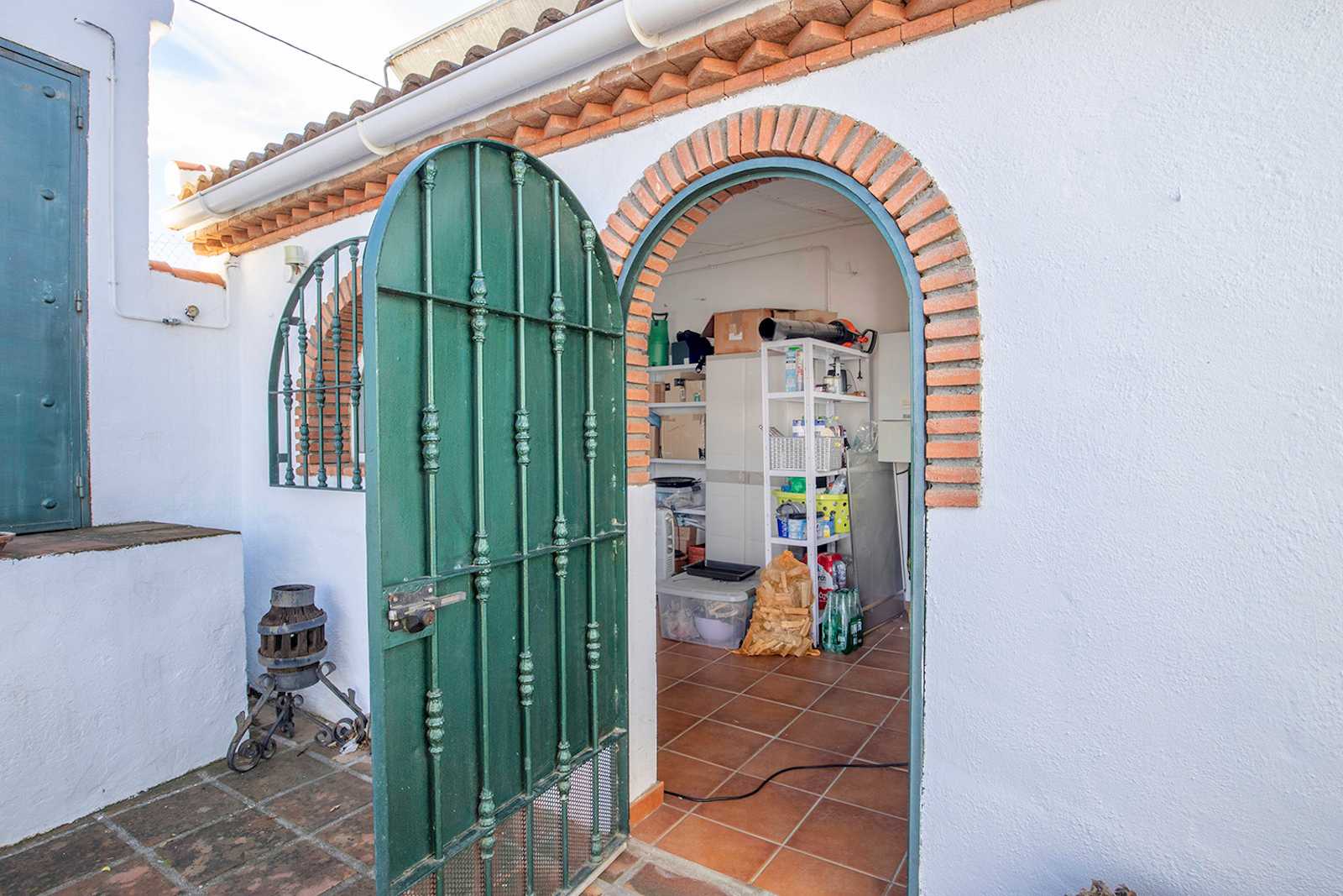 Будинок в Canillas de Albaida, Andalucía 12548098