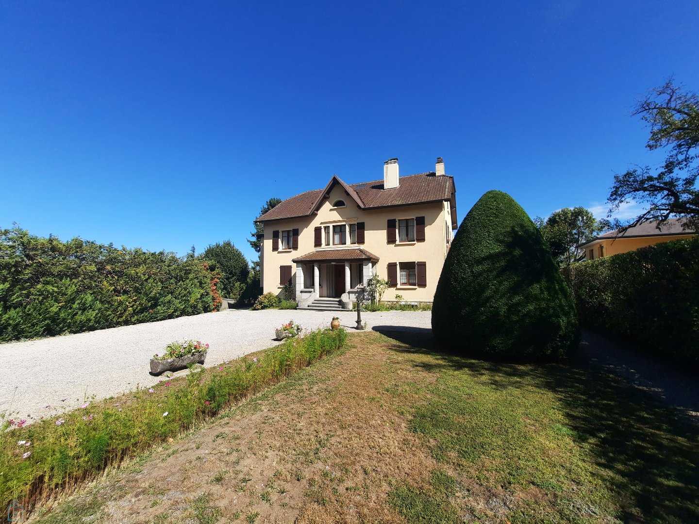 بيت في Thoiry, Auvergne-Rhone-Alpes 12548360