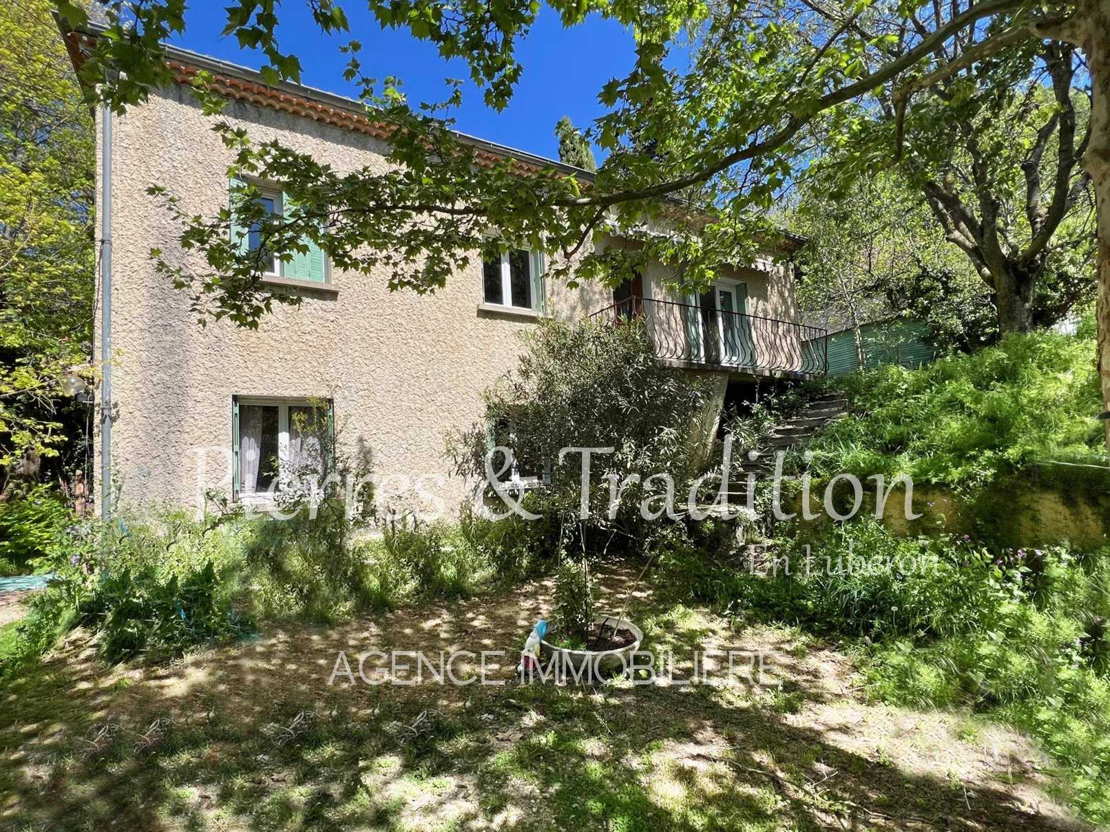House in Apt, Provence-Alpes-Cote d'Azur 12548608