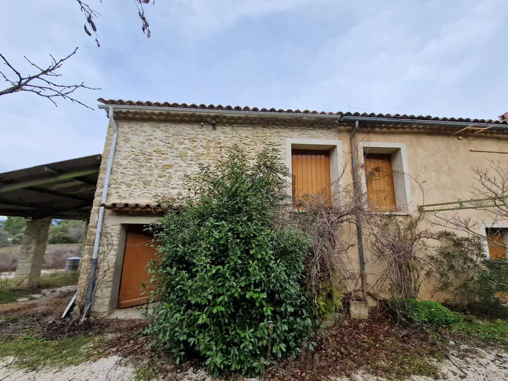Huis in La Tour-d'Aigues, Provence-Alpes-Cote d'Azur 12548648