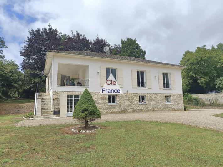 casa no Eyraud-Crempse-Maurens, Nouvelle-Aquitaine 12549069