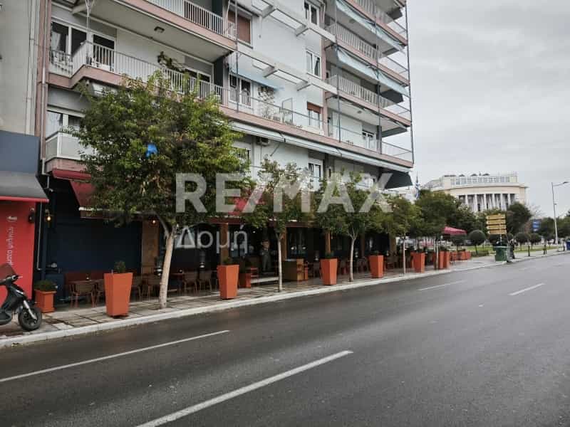 Condominium dans Thessaloniki,  12549359
