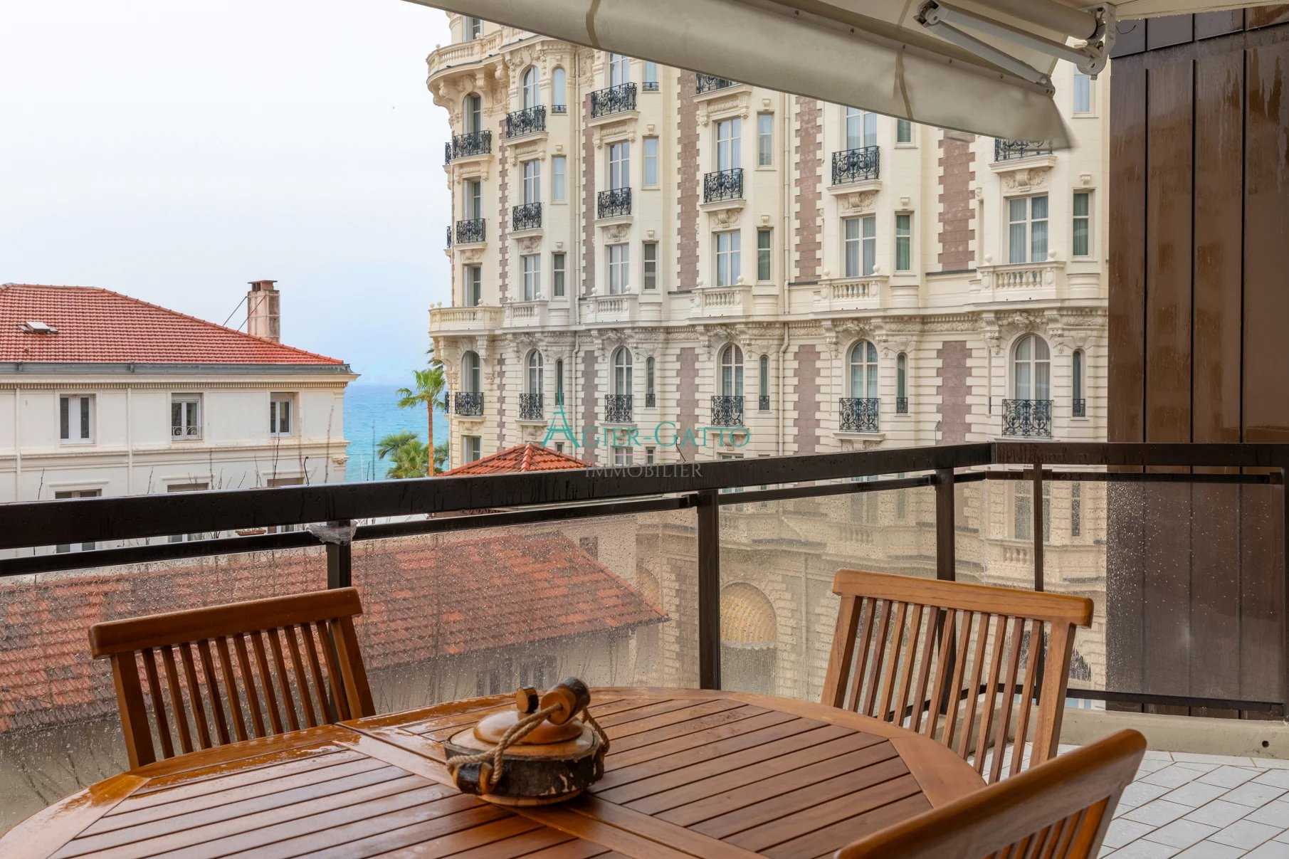 Condominium in Cannes, Alpes-Maritimes 12550442