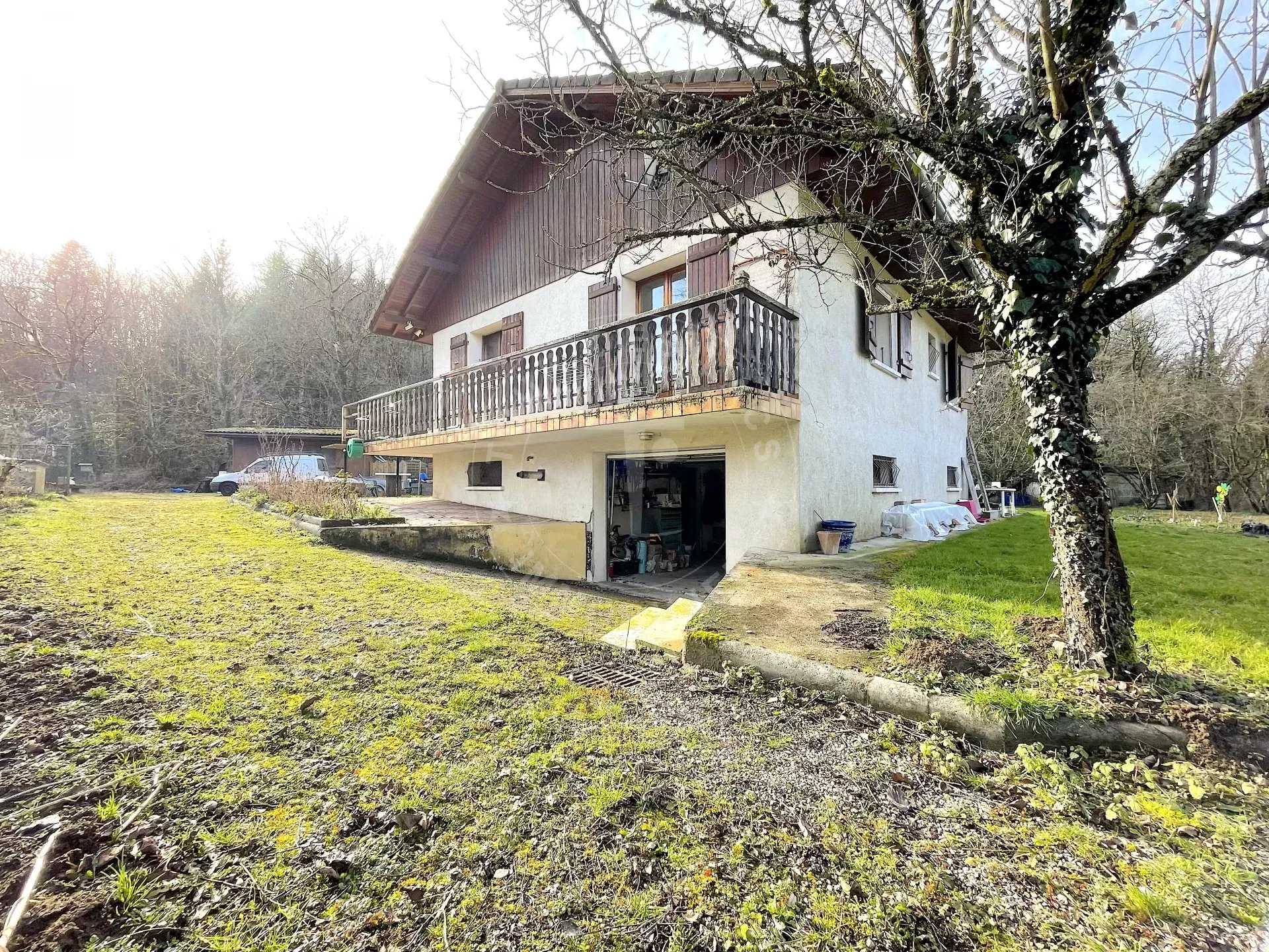 Casa nel Annecy, Auvergne-Rhone-Alpes 12550451